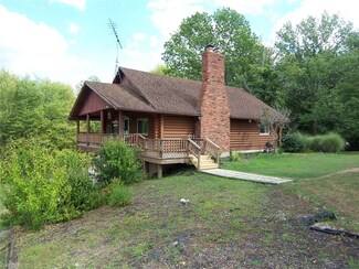 1068 Evening Star Dr, Roaming Shores, OH 44085