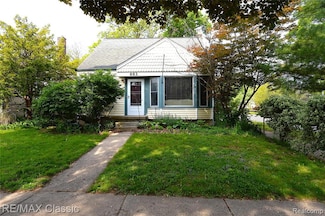 851 Flowerdale St, Ferndale, MI 48220
