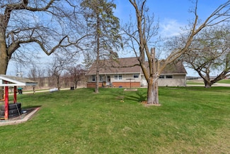 9332 Skyline Dr, Allenton, WI 53002