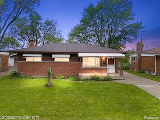31739 Iroquois Dr, Warren, MI 48088