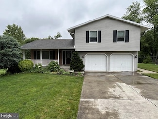 2209 Lambs Gap Rd, Enola, PA 17025