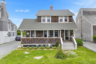 224 W Shore Ave, Groton, CT 06340