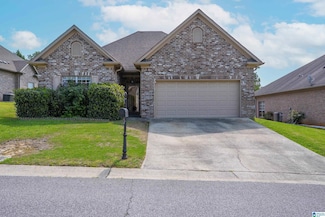 2915 Summit Dr, Fultondale, AL 35068