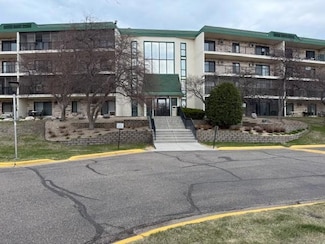 10411 Cedar Lake Rd Unit 301, Hopkins, MN 55305