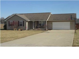 290 Byron St, Loogootee, IN 47553