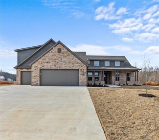 2517 Fairway Cir, Pea Ridge, AR 72751