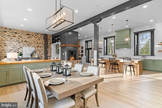 155 Wyebrook Rd, Honey Brook, PA 19344