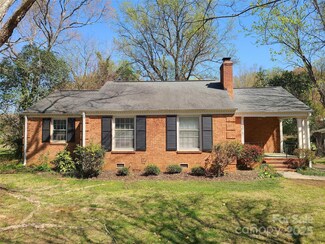 5815 Wedgewood Dr, Charlotte, NC 28210