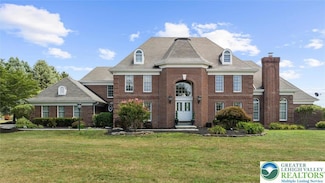 4303 W Wyndemere Cir, Schnecksville, PA 18078
