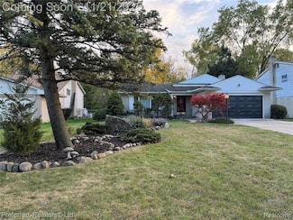 23630 Edinburgh St, Southfield, MI 48033