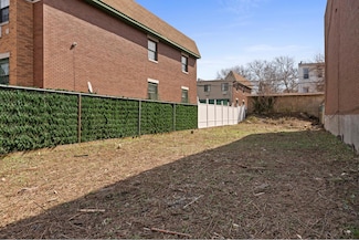 300 Chauncey St, Brooklyn, NY 11233