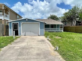 1133 9th St, Dickinson, TX 77539