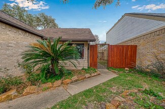 11618 Glenwolde Dr, Houston, TX 77099