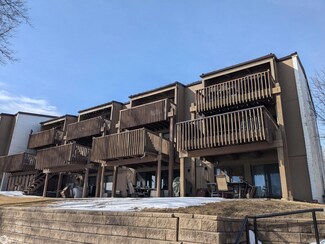 2700 N Shore Dr Unit F3-28A, Clear Lake, IA 50428