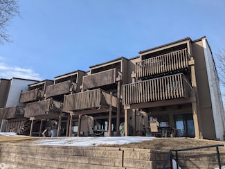 2700 N Shore Dr F3-28a Dr Unit F3-28A, Clear Lake, IA 50428