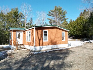 632 Main Rd, Burlington, ME 04417