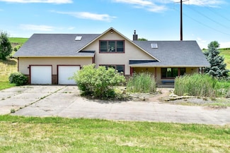 S3093 Baertsch Valley Rd, Fountain City, WI 54629