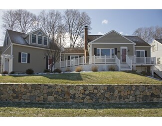 4 Prospect Ave, Hull, MA 02045