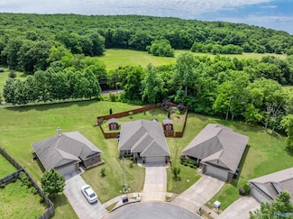 201 Ashbrook Cir, Harvest, AL 35749