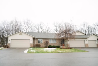 1001 Ironwood Cir NW, Grand Rapids, MI 49534