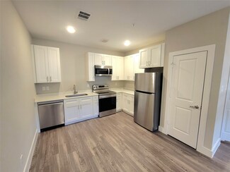 1720 Crestdale Dr Unit 1301, Houston, TX 77080