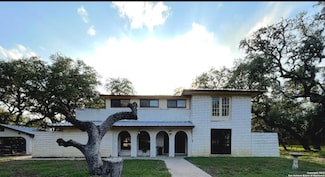 107 Cynthia Dr, Pleasanton, TX 78064