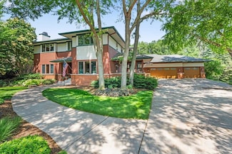 5870 Persimmon Dr, Fitchburg, WI 53711