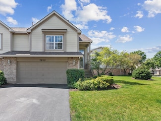 7910 Windsor Dr, Darien, IL 60561