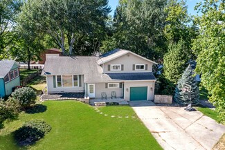 114 Walnut St, Wenona, IL 61377