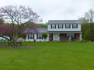 20740 Pierce Rd, Lakeville, IN 46536