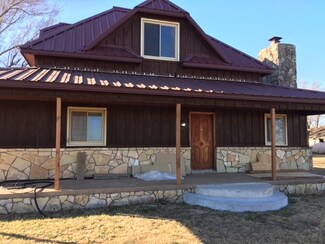 769 N Dixon Rd, Conway Springs, KS 67031