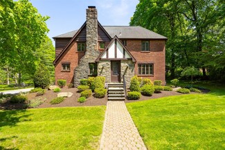 38 Loockerman Ave, Poughkeepsie, NY 12601
