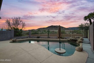 402 E Redwood Ln, Phoenix, AZ 85048