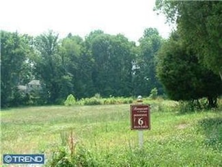 6 Indian Springs Dr, Glen Mills, PA 19342