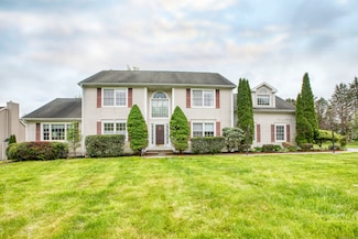 9 Mayflower Ln, Shelton, CT 06484