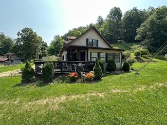 4332 Green Valley Rd, Huntington, WV 25701