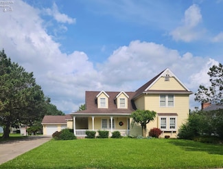 210 S Gordon Dr, Oak Harbor, OH 43449