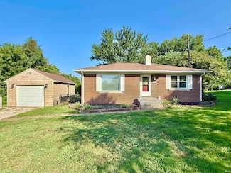 2930 Oak Hill Rd, Evansville, IN 47711