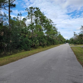 3011 2nd St NE, Rural Estates, FL 34120