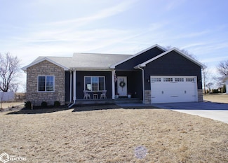 608 Oakwood Dr, Webster City, IA 50595
