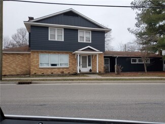 903 W 3rd St, Rushville, IN 46173