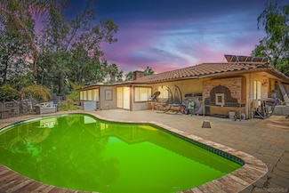 709 Hanson Ln, Ramona, CA 92065