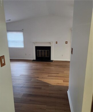 113 Roane Dr Unit F, Hampton, VA 23669