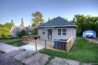 455 E Oak St, Ironwood, MI 49938