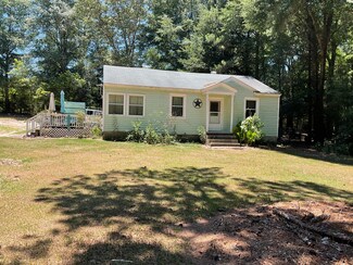 59 Arcola St, Wagener, SC 29164