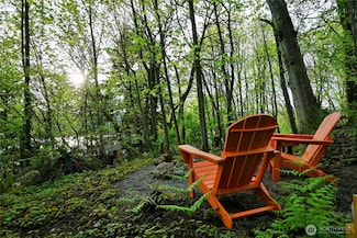 282 Manzanita Beach Rd SW, Vashon, WA 98070