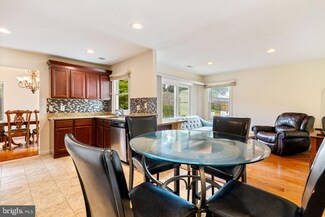 111 Park Hill Ln, Sterling, VA 20164