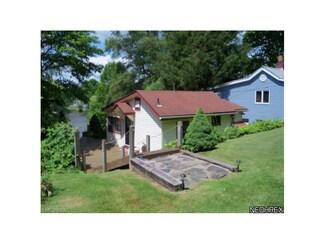 32272 Woodale Dr, Hanoverton, OH 44423