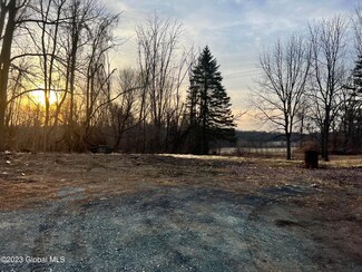 1282 S Schodack Rd, Castleton On Hudson, NY 12033