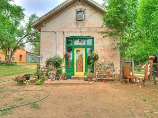 220 Beemer Rd, Guthrie, OK 73044